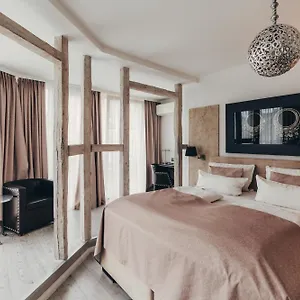 https://hotel-berial.topcolognehotels.com